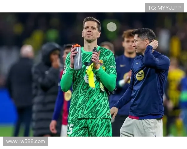 准备上场踢,什琴斯尼曾在采访时表示希望现场观看国家德比 准备上场踢,什琴斯尼曾在采访时表示希望现场观看国家德比