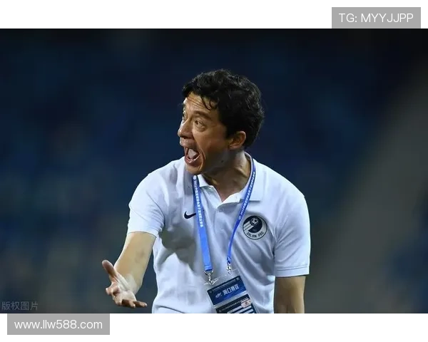 卢塞斯库之子赛后直飞归国 球迷裁判齐致意 卢塞斯库之子赛后直飞归国 球迷裁判齐致意